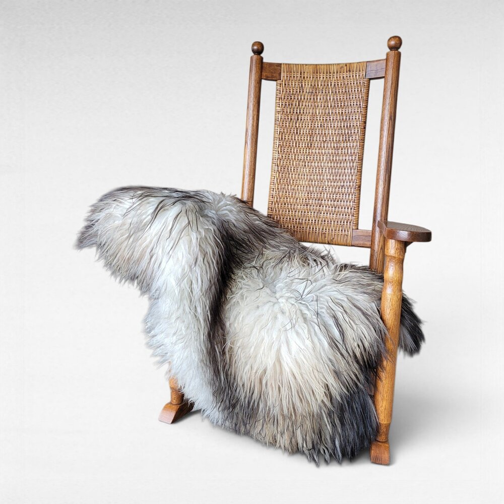 Genuine Icelandic Sheepskin Rug Light Gray Curly 43" x 30"